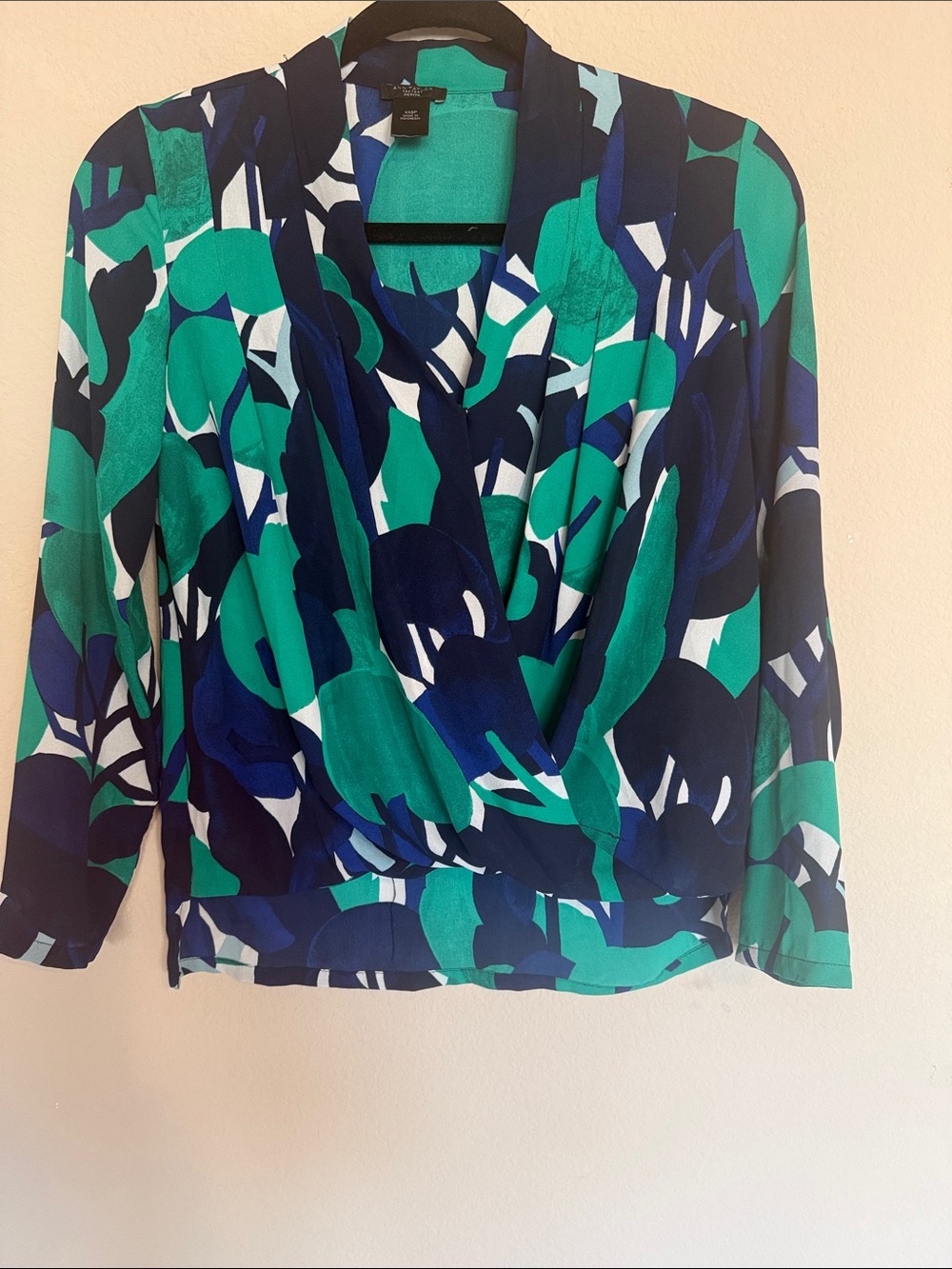 Ann Taylor Women’s  Green & Blue Draped V-Neck Blouse. Size XXSP